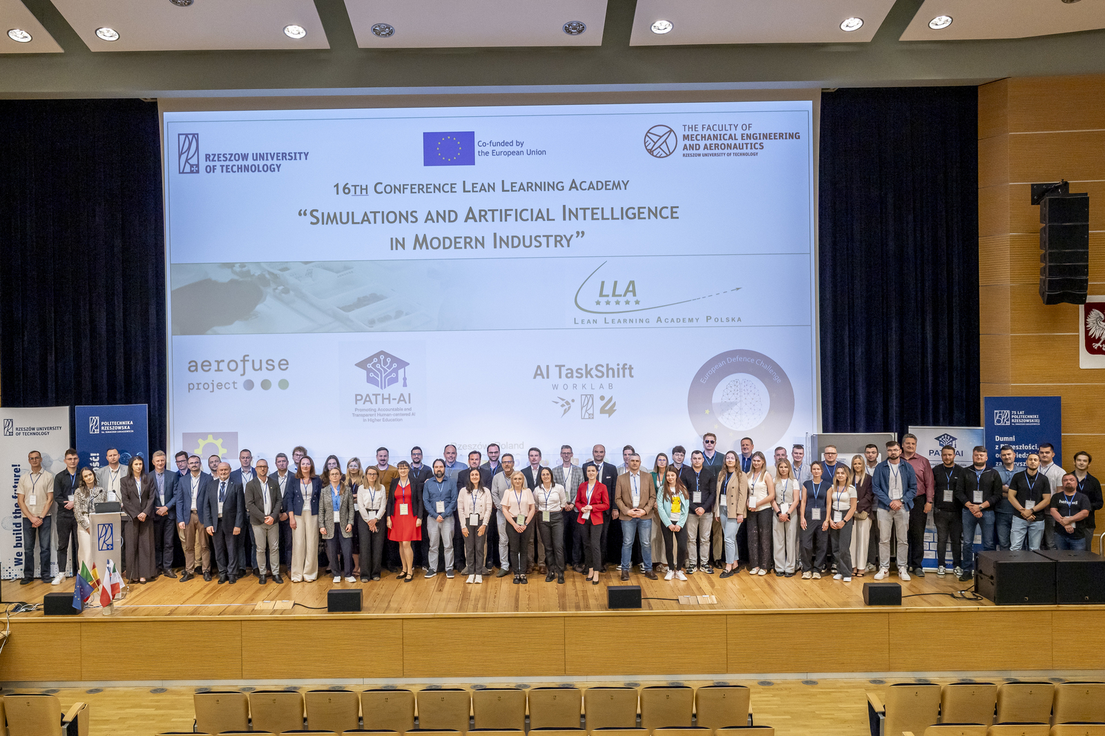 photo_conference.jpg
